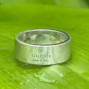 Gucci Men's sterling Silver Trademark Band Ring size 9